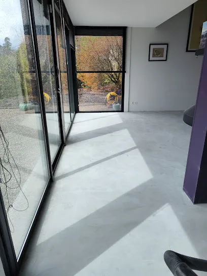Image de Alexandre RANDAZZO Sol résine - Tapis de pierre - Résine sol Terrasse - Escalier - Sol industriel - Sol garage - Béton ciré