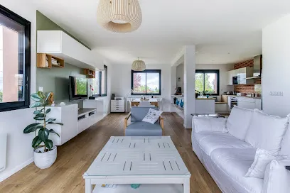 Image de design by N. - Nadège de Capèle - décoration d'intérieur et design d'espace - Toulouse