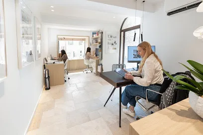 Image de White Interiors